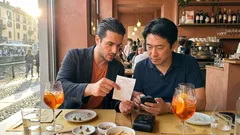 Mancia obbligatoria al ristorante? Ecco quando puoi rifiutarla e cosa controllare sul conto