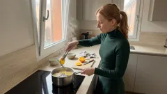 Come profumare casa con arancia e rosmarino: la pentola aromatica in 10 minuti