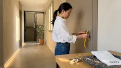 Nastro giallo sulla porta d’ingresso: significato, origini e perché lo stanno appendendo in tanti